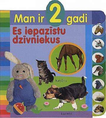 Man ir 2 gadi. Es iepazīstu dzīvniekus