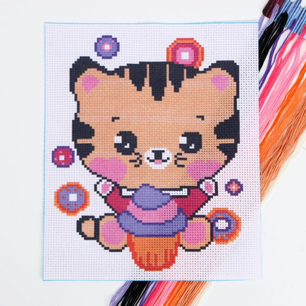 Cross Stitch - Kitten with Cupcake (20x25)