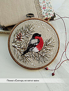 Embroidery with a smooth stitch: natural motifs. Animals, birds, flowers