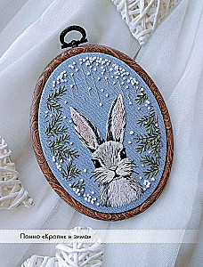 Embroidery with a smooth stitch: natural motifs. Animals, birds, flowers